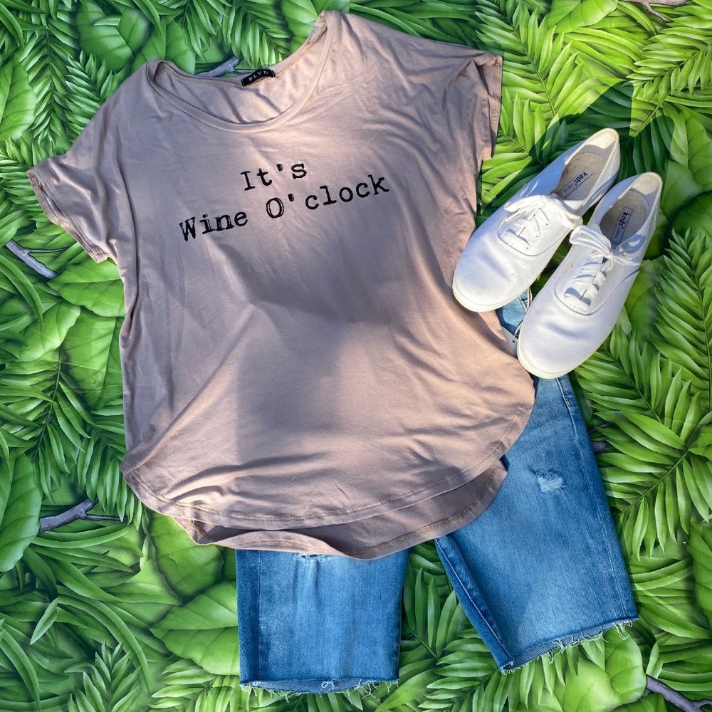 New! It's Wine O'Clock Women's Graphic Tee - Picture 4 of 4